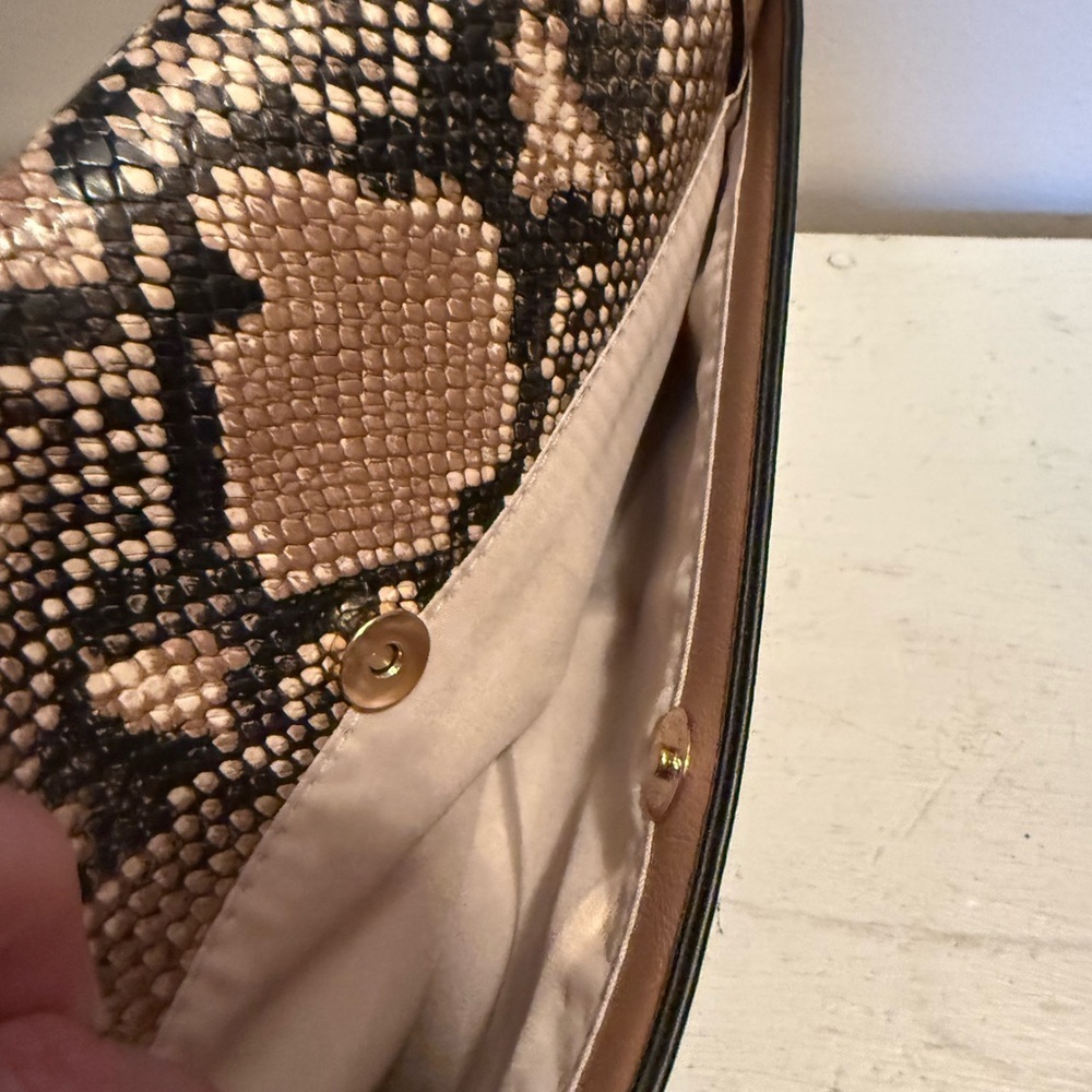 Inc International Concepts Ajae Small Snake Shoulder Bag Created For Macys EUC - Picture 8 of 9